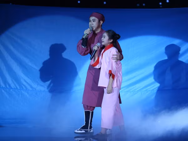 Van Trang Quoc Dai thang hoa voi dong nhac so truong-Hinh-2