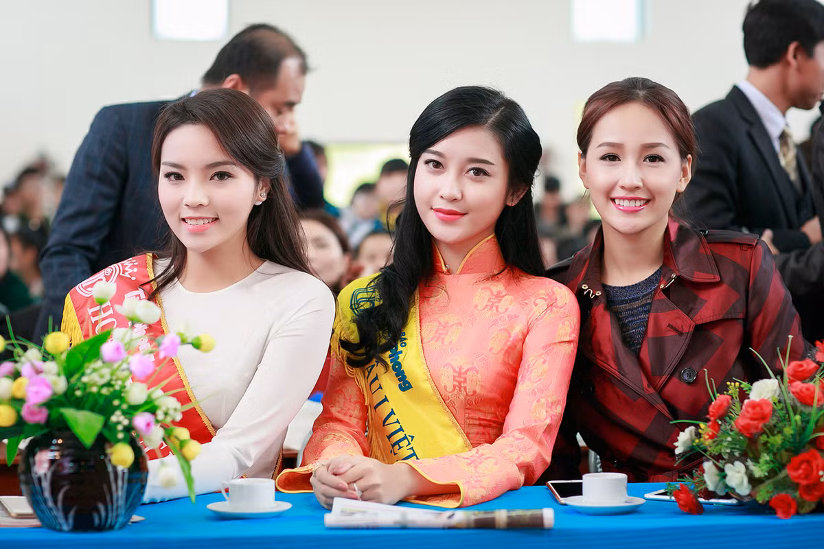 Mai Phương Thúy tự tin đọ sắc cùng hai đàn em tại sự kiện.