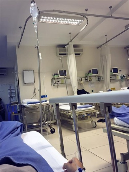 Chi Pu nhap vien sau tong duyet Buoc nhay hoan vu 2015-Hinh-2