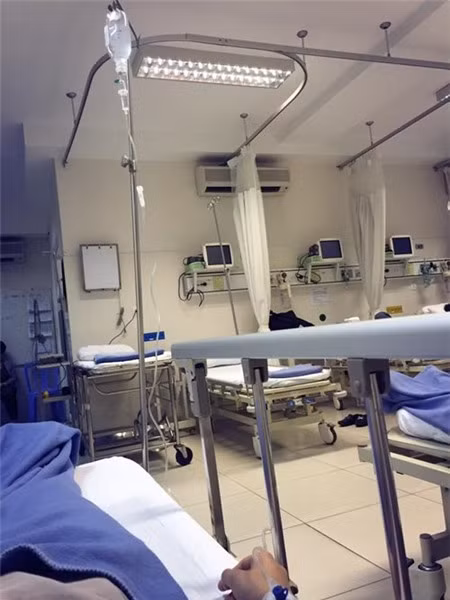 Chi Pu nhap vien sau tong duyet Buoc nhay hoan vu 2015-Hinh-2