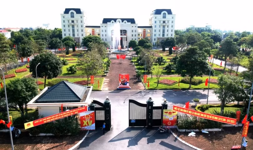 Cùng với các huyện Đông Anh, huyện Sóc Sơn, huyện Mê Linh sẽ được dự báo là điểm đến lý tưởng của người dân thành phố Hà Nội trong tương lai với hệ thống đô thị văn minh, hiện đại (bao gồm các khu hành chính, văn hóa, thể thao, thương mại, dịch vụ hiện đại) nhằm giảm bớt sức ép dân số khu vực nội thành. 