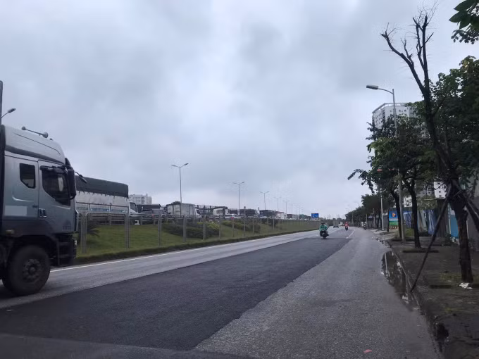 Nhiều người lựa chọn đi đường dưới vành đai để tránh ùn tắc.