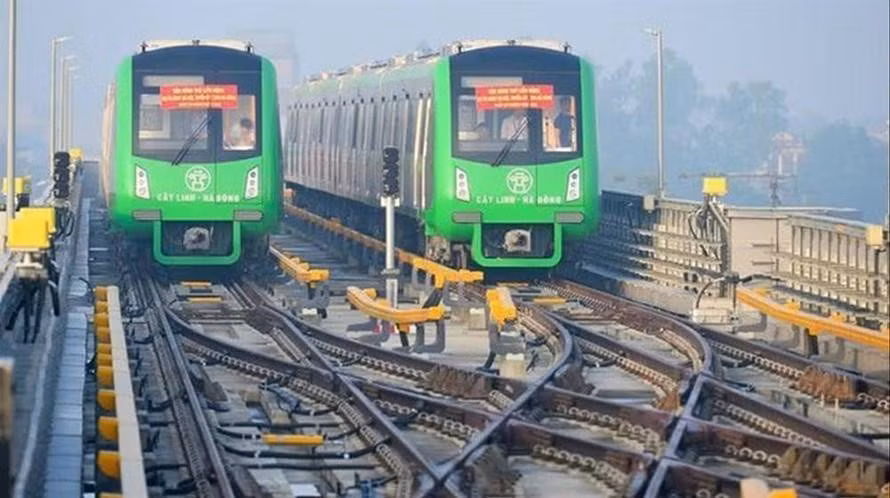 Bộ GTVT là chủ đầu tư của dự án, những tưởng nó sẽ giúp Thủ đô giải quyết bài toán ùn tắc giao thông, nhưng từ khi khởi công ngày 10/10/2011, đến nay, dự án 10 đã lần lỡ hẹn, đội vốn gần 10.000 tỷ đồng. 