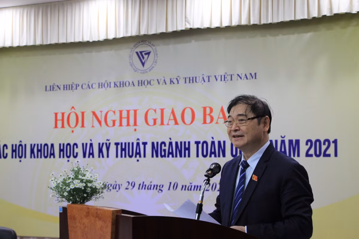 VUSTA ban ve viec hinh thanh cac khoi Hoi nganh toan quoc