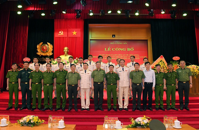 Trung đoàn Không quân CAND là đơn vị trực thuộc Bộ Tư lệnh CSCĐ, có trách nhiệm tham mưu thực hiện các nhiệm vụ quản lý, điều hành hoạt động bay theo quy định phục vụ công tác huấn luyện và đấu tranh phòng, chống tội phạm, bảo vệ an ninh quốc gia, bảo đảm trật tự, an toàn xã hội, tham gia tìm kiếm cứu nạn, cứu hộ, phòng chống, khắc phục thảm họa, thiên tai...