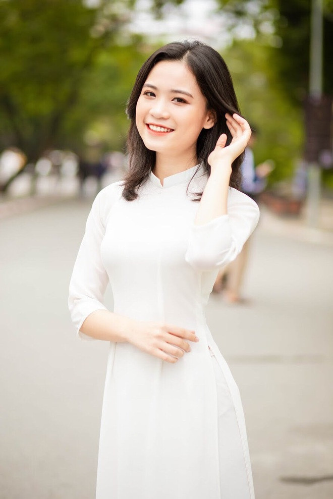 Thu khoa co biet danh 'co gai vang trong lang san hoc bong'