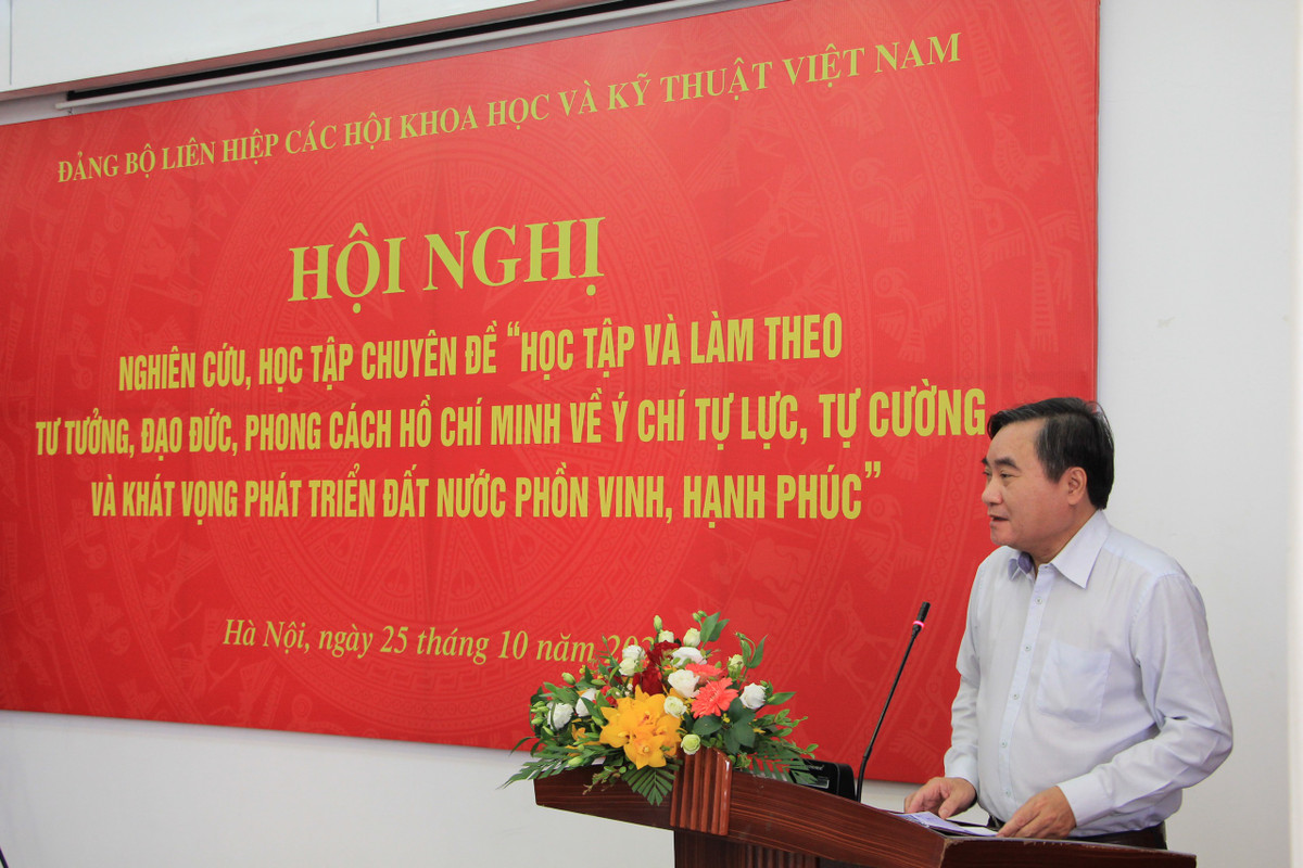 Hoc tap va lam theo tu tuong Ho Chi Minh ve y chi tu luc, tu cuong, khat vong phat trien dat nuoc