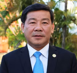 Ky luat 4 nguyen Chu tich, Pho CT tinh Quang Ninh va Binh Duong