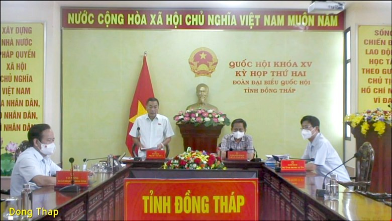 Co nen trang bi tau bay, tau bien cho canh sat co dong?-Hinh-2