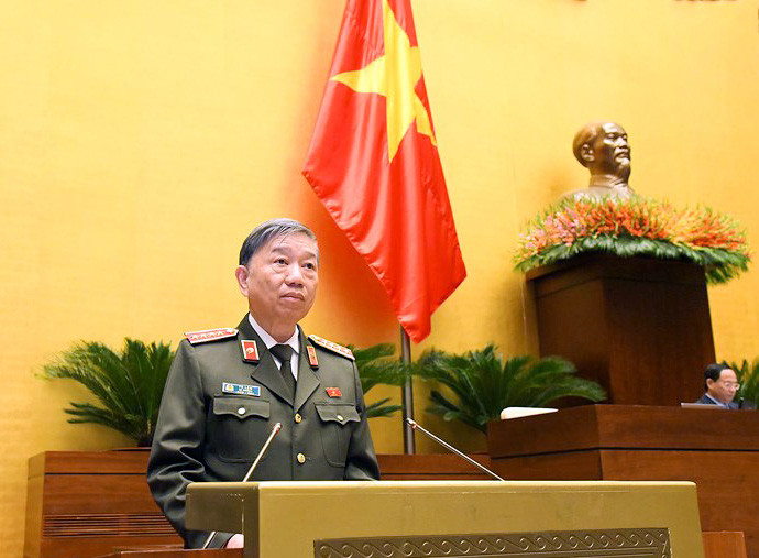 Trinh Quoc hoi 2 phuong an ve he thong to chuc Canh sat co dong