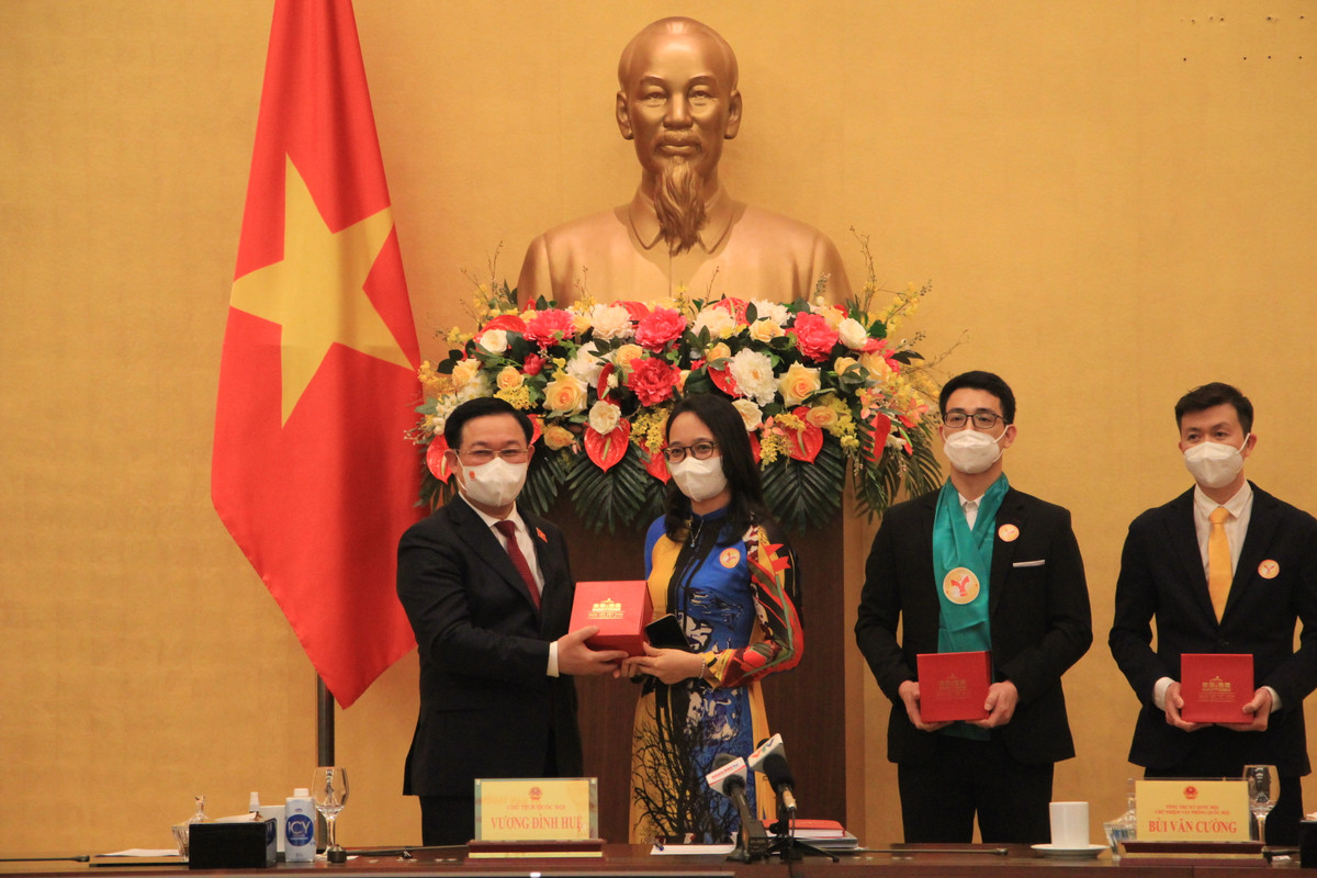 Chu tich Quoc hoi: “Doanh nhan, doanh nghiep phat huy tinh than dan toc“-Hinh-6