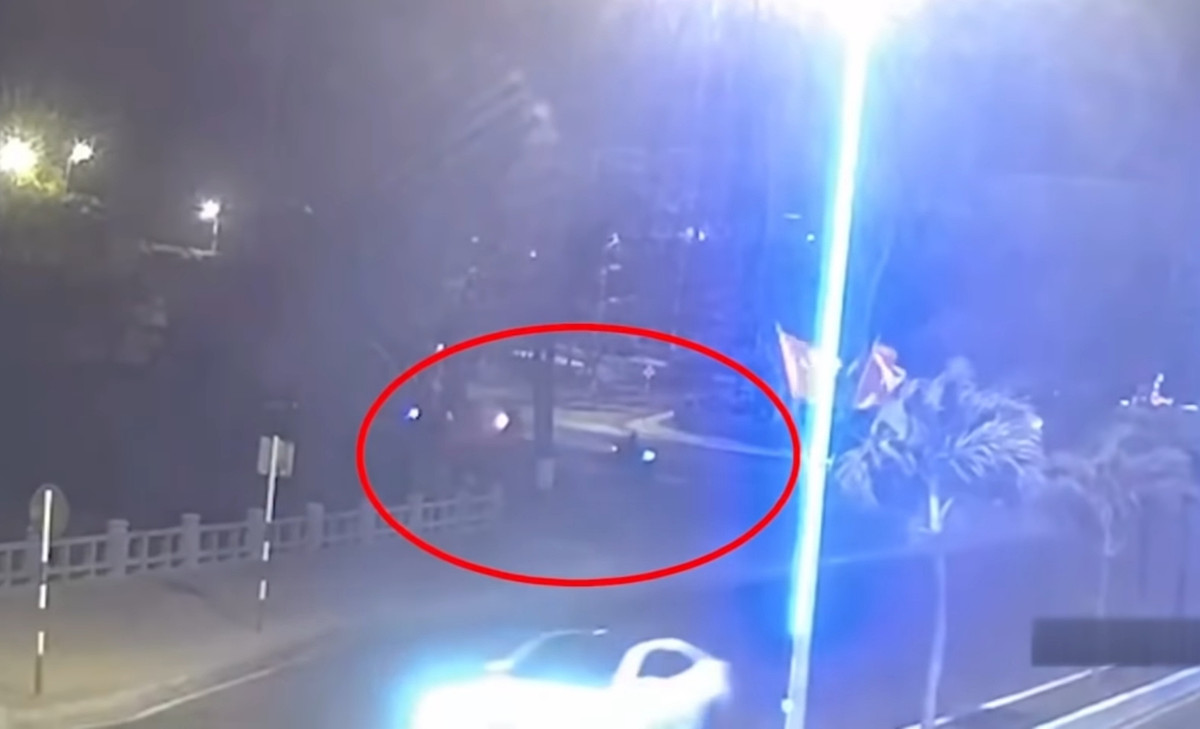 Tại đây, các đối tượng gọi người đến mang theo quần áo để thay đổi hòng tránh sự nhận diện.