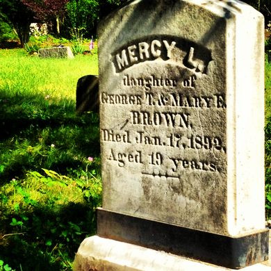 Vào năm 1883, Mary Brown và người con gái lớn lần lượt qua đời vì căn bệnh lao. Khoảng 7 năm sau, Edwin Brown - người con trai duy nhất trong gia đình có những triệu chứng của bệnh lao.