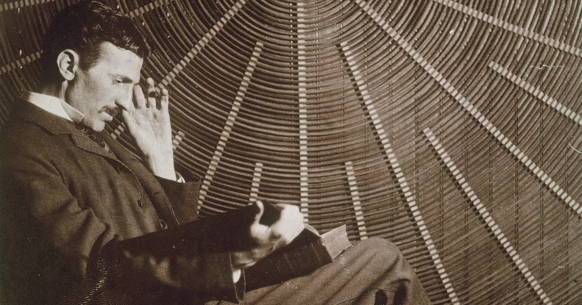 Nikola Tesla - nhà phát minh, kỹ sư điện và kỹ sư cơ khí người Mỹ gốc Serbia còn khiến mọi người tò mò khi ông trở thành đối tượng theo dõi, điều tra của Cục điều tra liên bang Mỹ (FBI).