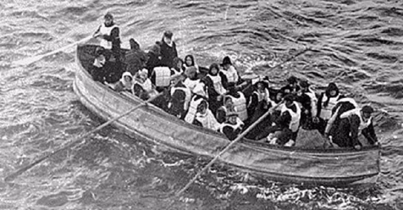 Điều kỳ lạ là vào tháng 7/1991, một số tờ báo đưa tin 25 thủy thủ trên tuần dương hạm USS Indianapolis được một tàu đánh cá của Philippines phát hiện ở phía nam đảo Sibis. Những người này khẳng định là những thủy thủ may mắn sống sót khi USS Indianapolis bị tàu ngầm của Nhật Bản đánh chìm.