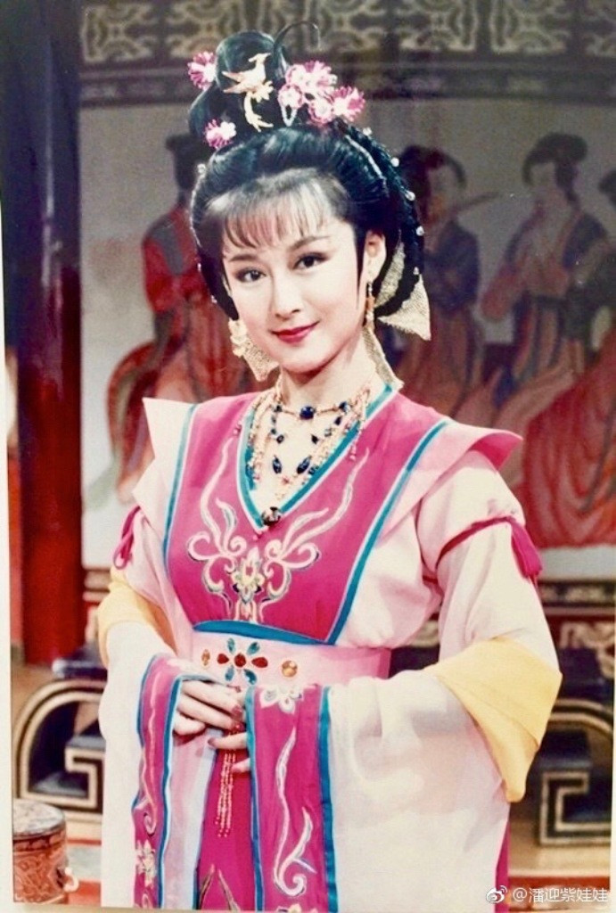 Hình ảnh phục dựng dung mạo Điêu Thuyền cũng khá giống nhan sắc đời thật của nữ diễn viên Trung Quốc Phan Nghinh Tử (trong ảnh). Điều thú vị là Phan Nghinh Tử từng đóng vai Điêu Thuyền trong bộ phim truyền hình Phụng Nghi Đình.