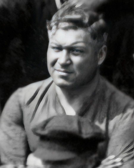 Hành động của Landmesser đã khiến Hitler vô cùng tức giận và hạ lệnh "xử lý" ông. Để tránh bị chính quyền phát xít Đức trừng phạt, Landmesser đưa vợ con bỏ trốn sang Đan Mạch. Tuy nhiên, họ bị lính Đức bắt tại biên giới và bị kết tội "làm ô danh chủng tộc" theo luật của Đức quốc xã.