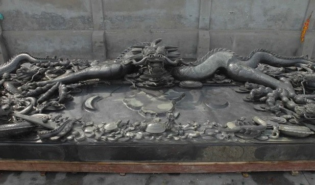 Các chuyên gia tìm hiểu và biết được người dân địa phương có truyền thuyết kể về đá Alexandrite là bảo vật của Long tộc. Người xưa lưu truyền các câu chuyện kể về loại đá này chứa đựng linh lực vô tận. Người ta còn kể rằng, tảng đá sẽ hóa thành rồng và sinh vật này sẽ bay lên trời sau khi tu tập đủ linh lực.