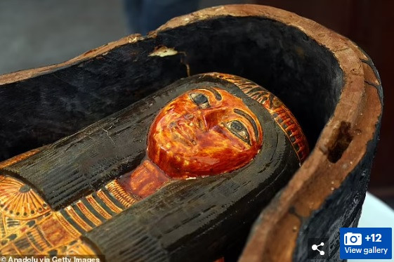 Cụ thể, các chuyên gia cho hay, ngôi mộ có niên đại từ thời Tân Vương quốc. Đây là thời kỳ Ai Cập trở thành cường quốc từ thế kỷ 16 trước Công nguyên - 11 trước Công nguyên.