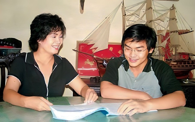 Nghe si Xuan Huong: 'Toi song mot minh, nho ban be mua quan tai re nhat'