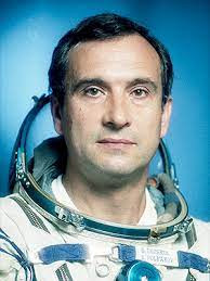 Trước đó, các phi hành gia thời Liên Xô gồm: Sergey Avdeev, Musa Manarov, Vladimir Titov và Valery Polyakov (trong ảnh) đã sống hơn 365 ngày và 18 giờ liên tục trên trạm vũ trụ Mir.