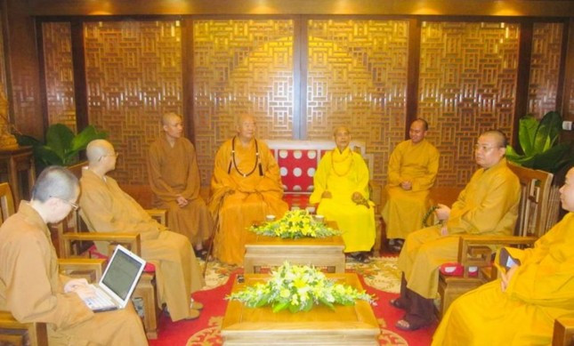 Đức Trưởng Lão Hòa thượng Tinh Vân còn là tác giả của nhiều cuốn sách về triết lý Phật giáo và nhân sinh.