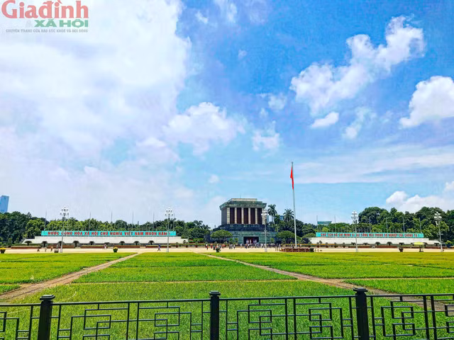 An tuong 10 dia diem tham quan HN nhan ngay Giai phong Thu do 10/10/2023