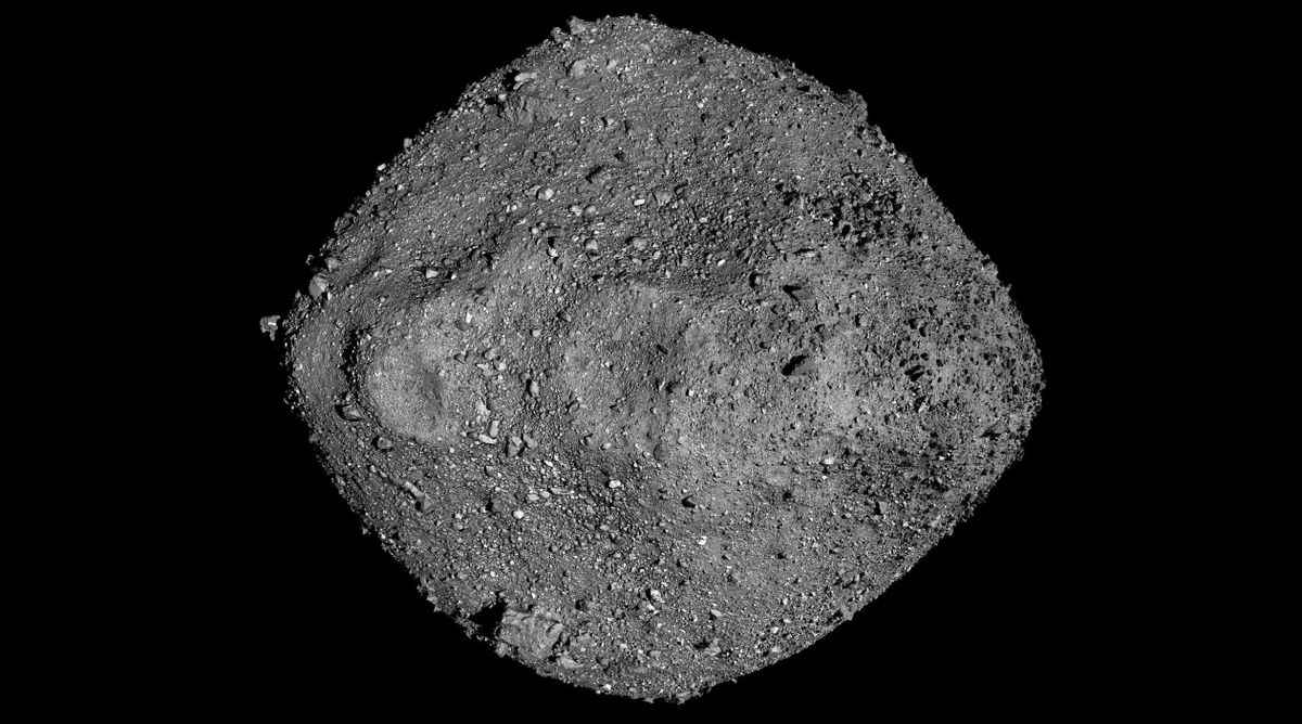 Theo các nhà khoa học, Bennu là tiểu hành tinh có khả năng gây nguy hiểm với 1/2.700 nguy cơ va chạm với Trái Đất vào năm 2182.