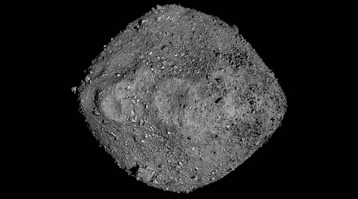 Theo các nhà khoa học, Bennu là tiểu hành tinh có khả năng gây nguy hiểm với 1/2.700 nguy cơ va chạm với Trái Đất vào năm 2182.