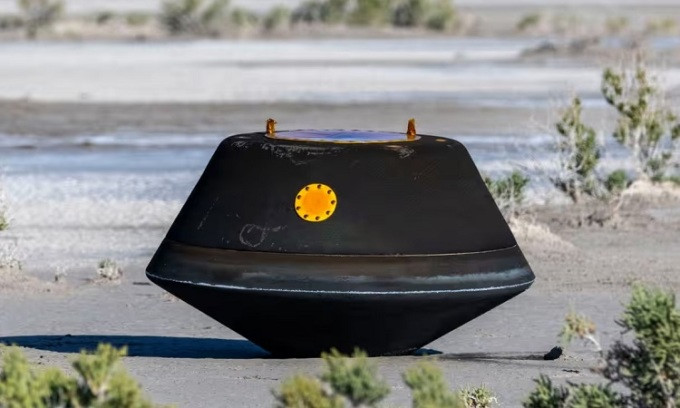 Vào ngày 24/9, tàu OSIRIS-REx của NASA đã thành công đưa khoang chứa mẫu vật tiểu hành tinh Bennu hạ cánh xuống sa mạc Utah của Mỹ. Ngay sau đó, các chuyên gia của NASA và Không quân Mỹ thu hồi thành công khoang chứa mẫu vật tiểu hành tinh Bennu do tàu vũ trụ OSIRIS-REx lấy vào năm 2020.