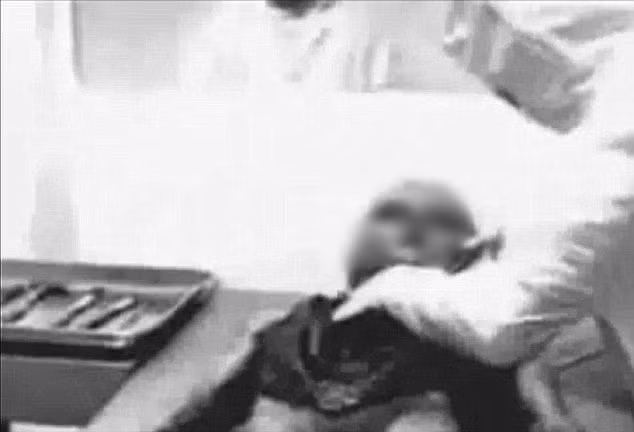 Ông Santilli có được video trên từ một nhà quay phim quân đội Mỹ đã nghỉ hưu vào năm 1992 trong khi tìm kiếm đoạn phim lưu trữ của Elvis Presley ở Mỹ.