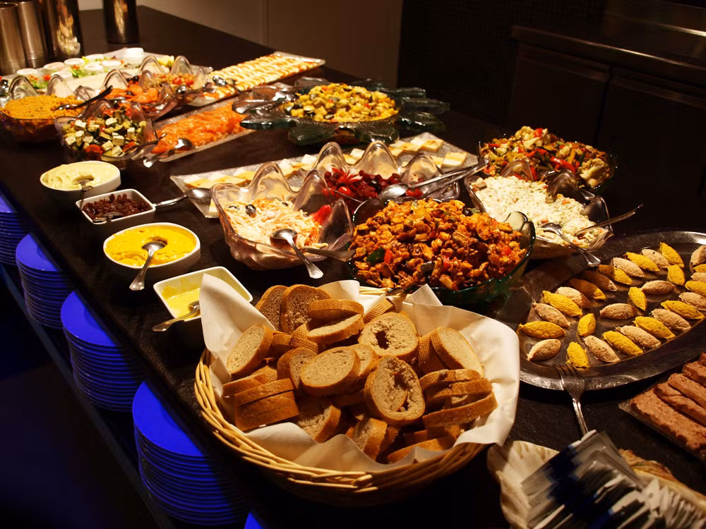 Nó giúp bạn tiết kiệm tối đa thời gian mà không phải đợi voucher được giao đến nhà sau đó mới sử dụng được dịch vụ.