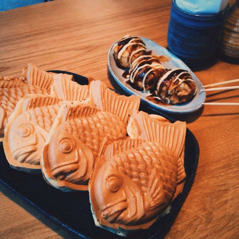 Bánh cá, bánh bạch tuộc Takoyaki.