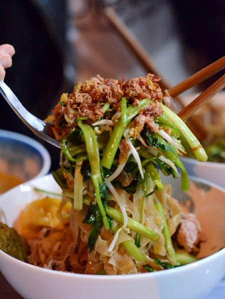 Miến trộn rau cần.