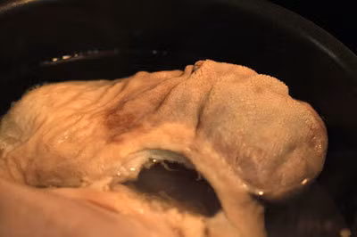 Dạ dày lợn nấu bát bảo đặc biệt bổ tỳ vị, có tác dụng chữa mệt mỏi, ăn uống kém.