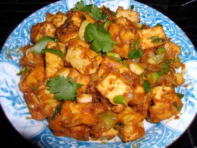 Đậu hũ xào xả ớt cũng là một món ăn mà gia đình nổi tiếng này được thưởng thức và thích thú.