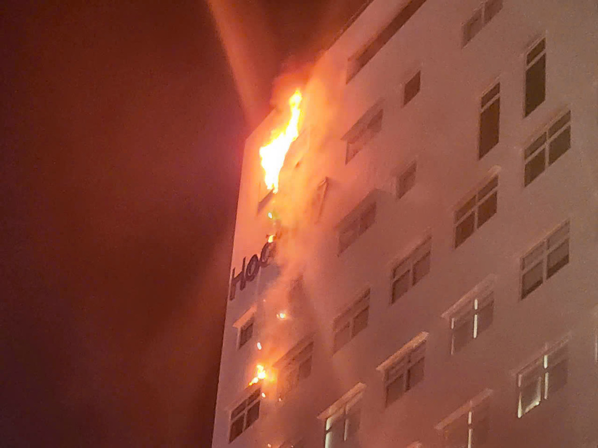 Cháy biển hiệu Bệnh viện Hoàn Mỹ Đà Nẵng, bệnh nhân hoảng hốt Chay bien hieu Benh vien Hoan My Da Nang, benh nhan hoang hot