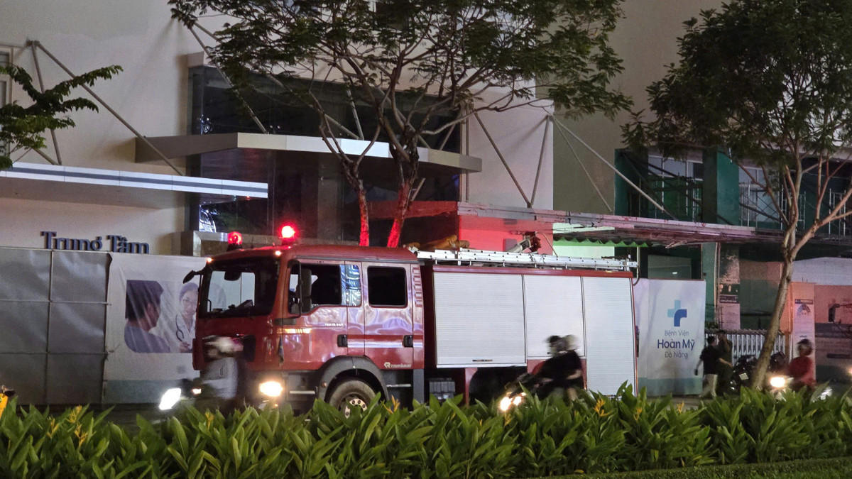 Cháy biển hiệu Bệnh viện Hoàn Mỹ Đà Nẵng, bệnh nhân hoảng hốt - Hình 2 Chay bien hieu Benh vien Hoan My Da Nang, benh nhan hoang hot-Hinh-2
