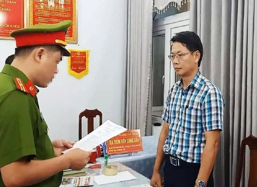 Nhận “hoa hồng” gói thầu xe điện, Phó tổng giám đốc lãnh án - Hình 2 Nhan “hoa hong” goi thau xe dien, Pho tong giam doc lanh an-Hinh-2
