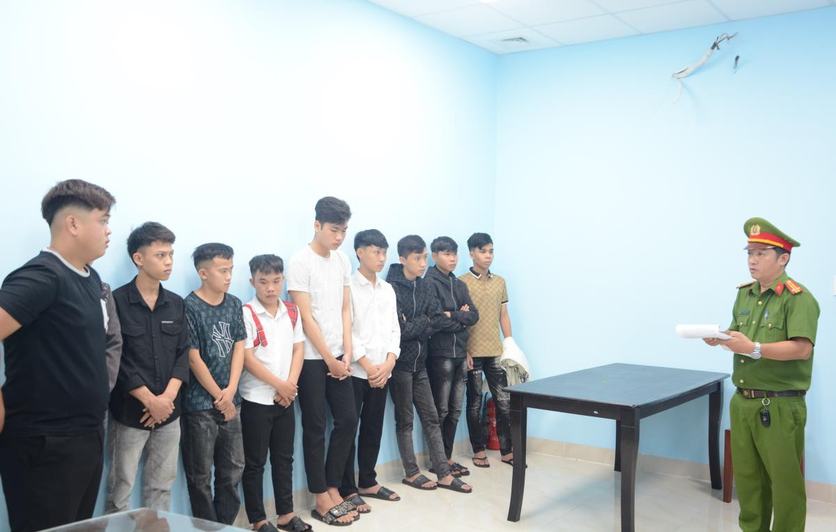 Da Nang: Khoi to 20 con do gay roi trat tu cong cong
