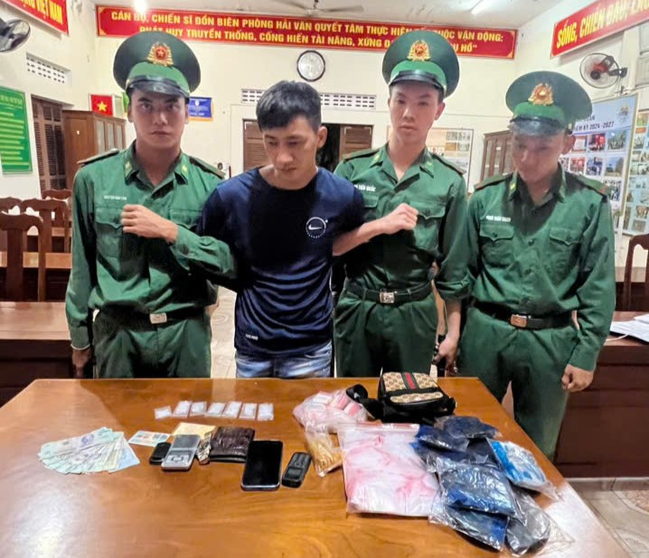 BĐBP Đà Nẵng bắt khẩn cấp đối tượng dùng trẻ em giao ma túy - Hình 2 BDBP Da Nang bat khan cap doi tuong dung tre em giao ma tuy-Hinh-2