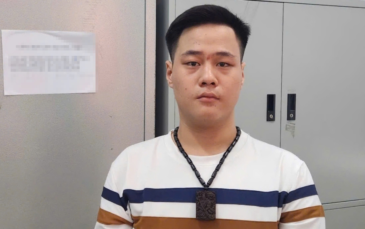 Bắt giữ đối tượng kề dao cướp tiền người bán trái cây ở Đà Nẵng Bat giu doi tuong ke dao cuop tien nguoi ban trai cay o Da Nang