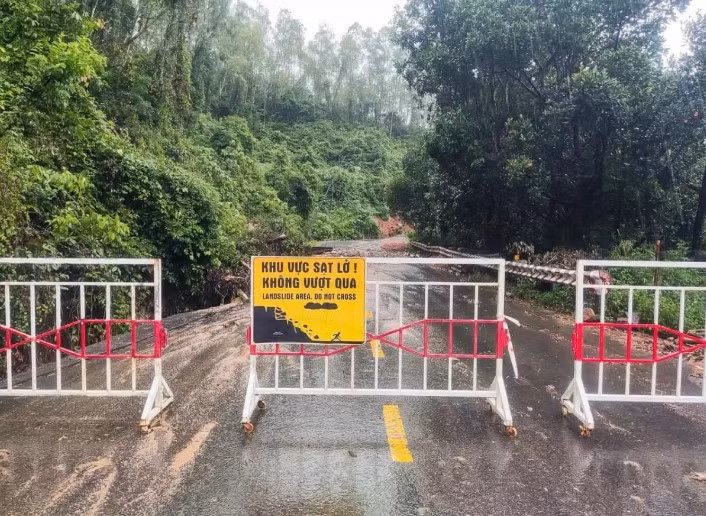 Da Nang cam duong len ban dao Son Tra tu 17h00 ngay 26/10