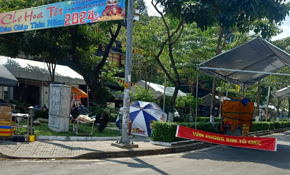 TP. HCM: Chợ hoa Tết Gò Vấp xuân Giáp Thìn 2024 có gì? - Hình 10 TP. HCM: Cho hoa Tet Go Vap xuan Giap Thin 2024 co gi?-Hinh-10