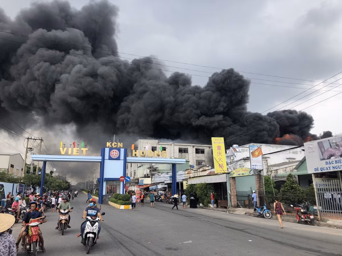Thiet hai kinh hoang sau vu hoa hoan tai KCN Viet Huong 1
