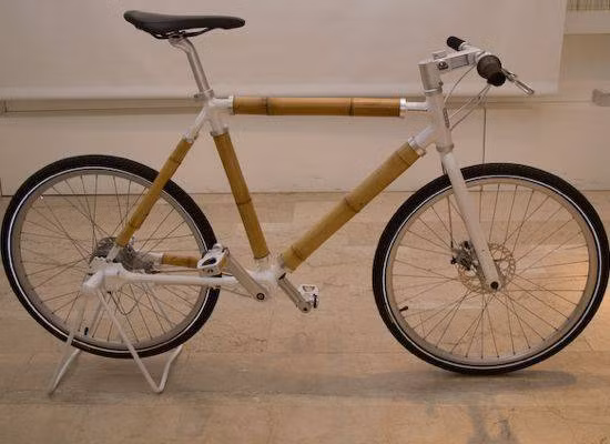 Khung nhôm bọc ống tre có giá 5.500 USD (hơn 100 triệu đồng). Ảnh: Treehugger.