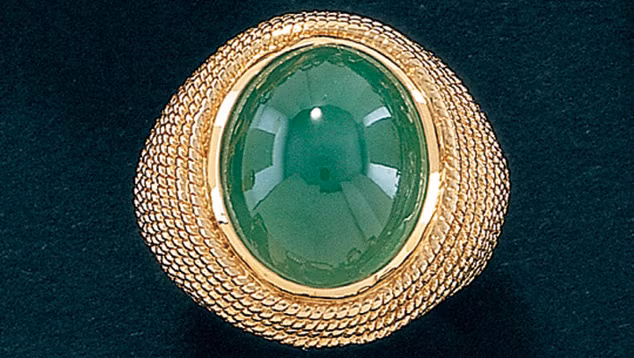 Su dung trang suc ngoc bich kieu nay, coi chung ruoc hoa