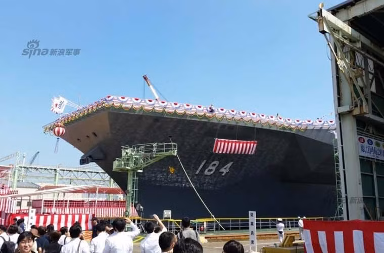 Sự kiện quân sự đáng lưu tâm trong tuần qua – Nhật Bản hạ thủy tàu khu trục chở trực thăng lớp Izumo thứ hai (DDH-184) vào ngày 27/8.