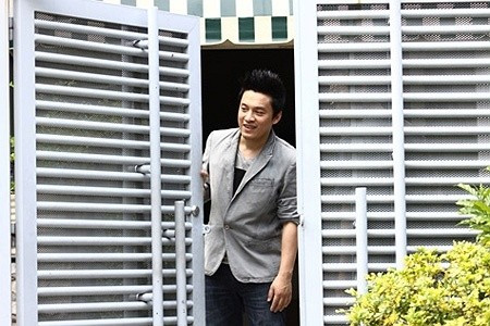 Sau khi li hôn với Ý An, Lam Trường sống một mình trong ngôi nhà 3 tầng này cho tới tận năm 2014, trước khi cưới vợ mới Yến Phương.