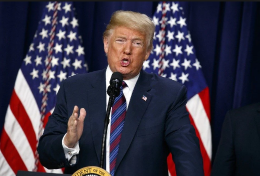 Theo RT, Tổng thống Trump ngày 24/6 đã ký một sắc lệnh hành pháp áp đặt các biện pháp trừng phạt mới lên Tehran nhằm đáp trả vụ Iran bắn hạ máy bay không người lái của Mỹ tuần trước. Ảnh: WP.